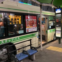 Photo taken at 京橋北口(京橋駅筋)バス停 by yoshikazu f. on 12/27/2021