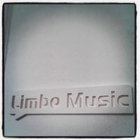 รูปภาพถ่ายที่ Limbo Music โดย Fer I. เมื่อ 2/18/2014