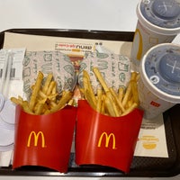 Photo taken at McDonald&amp;#39;s &amp;amp; McCafé by Tao K. on 10/8/2022