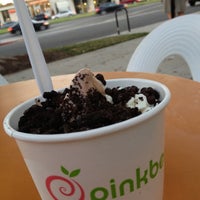 Photo taken at Pinkberry by Ray B. on 10/18/2012