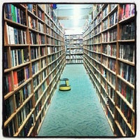 9/20/2012 tarihinde Ashley G.ziyaretçi tarafından Book Nook'de çekilen fotoğraf