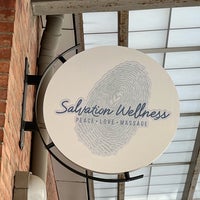 Foto diambil di Salvation Wellness oleh Todd D. pada 6/5/2022