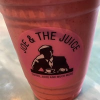 Photo taken at JOE &amp;amp; THE JUICE by Todd D. on 9/1/2019