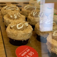 Photo taken at Sprinkles New York - Brookfield Place by Todd D. on 9/13/2019