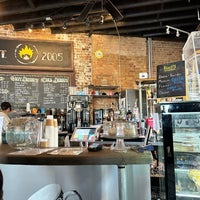 2/5/2023 tarihinde Todd D.ziyaretçi tarafından Boulder Coffee Co Cafe and Lounge'de çekilen fotoğraf