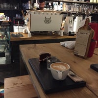 Foto diambil di Hidden Café Barcelona oleh Aydh pada 9/29/2016