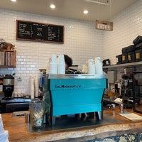 Foto tirada no(a) Menotti&amp;#39;s Coffee Stop por Aydh em 11/17/2023