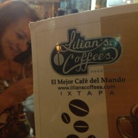 รูปภาพถ่ายที่ Lilian&amp;#39;s Coffee&amp;#39;s Ixtapa โดย Manu M. เมื่อ 3/4/2013