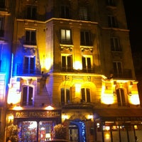 Das Foto wurde bei Paris France Hôtel von Heliany B. am 12/19/2012 aufgenommen
