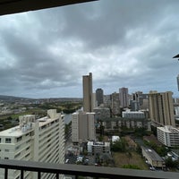 Foto scattata a Royal Garden at Waikiki Hotel da Jason F. il 5/7/2022