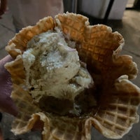 Photo taken at Jeni&amp;#39;s Splendid Ice Creams by Jason F. on 10/16/2021