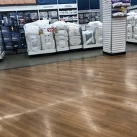 Photo taken at Bed Bath &amp;amp; Beyond by Murray S. on 5/3/2023