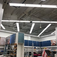 Photo taken at Bed Bath &amp;amp; Beyond by Murray S. on 7/13/2023