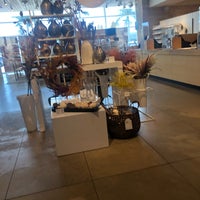 Photo taken at Crate &amp;amp; Barrel by Murray S. on 9/17/2021