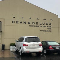 Photo taken at Dean &amp;amp; DeLuca by Murray S. on 12/14/2018