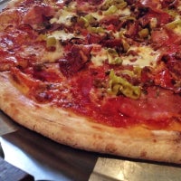 Снимок сделан в Pizzeria Vesuvius пользователем jbrotherlove 11/4/2012