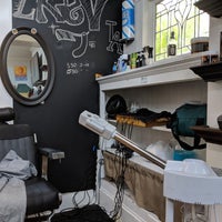 5/24/2018にjbrotherloveがOEB Barbershopで撮った写真