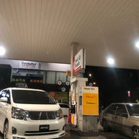 Photo taken at Shell by Yuki Y. on 2/15/2018