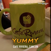 Foto tirada no(a) Café Riviera por 沈 Luis S. em 4/30/2013
