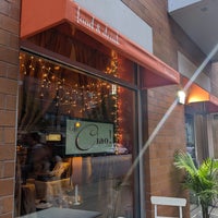 Foto diambil di Cafe Ciao oleh kerryberry pada 7/15/2023