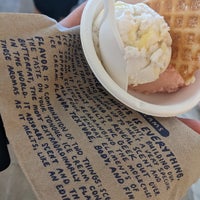8/12/2023 tarihinde kerryberryziyaretçi tarafından Jeni&amp;#39;s Splendid Ice Creams'de çekilen fotoğraf