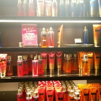 Photo taken at Victoria&amp;#39;s Secret by kerryberry on 1/16/2017