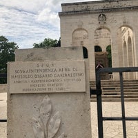Photo taken at Mausoleo Ossario Gianicolense by Gary K. on 5/1/2019