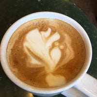 Foto tirada no(a) Mystic Coffee Roaster por Kathleen em 1/7/2017