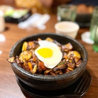 Снимок сделан в Dolsot House | K-Town BBQ Korean Restaurant пользователем sara mae p. 8/21/2023