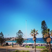 Photo taken at Bondi Backpackers by Marília F. on 4/27/2013