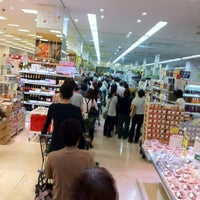 Photo taken at スーパー三和(sanwa) 湘南モールフィル店 by Tomoyuki Y. on 9/30/2012