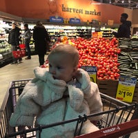 Photo taken at Hannaford Supermarket by Sarah A. on 12/5/2018