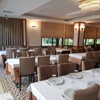 รูปภาพถ่ายที่ Şirnaz Ocakbaşı Restaurant โดย Şirnaz Ocakbaşı Restaurant เมื่อ 8/4/2016
