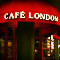 Foto tirada no(a) Café London por Barış S. em 12/22/2014
