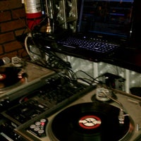 3/10/2013에 DJ Knight님이 White Rhino Sports Bar &amp;amp; Grill에서 찍은 사진