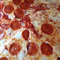 Photo taken at Elizabeth&amp;#39;s Pizza by Tommy Z. on 9/27/2012