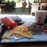 Photo taken at McDonald&amp;#39;s by Duygu Ş. on 8/26/2019