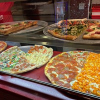 9/2/2021 tarihinde Jayzen P.ziyaretçi tarafından Famous Amadeus Pizza'de çekilen fotoğraf