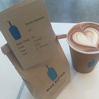 Photo taken at Blue Bottle Coffee by Raymond Y. on 9/6/2016