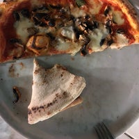 Foto diambil di &amp;quot;Pizza Please&amp;quot; oleh Mert a. pada 9/6/2019