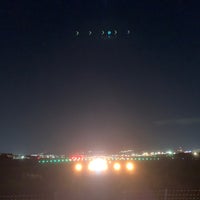 Photo taken at 大阪国際空港 32Lエンド by ひろ on 10/24/2020