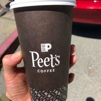 รูปภาพถ่ายที่ Peet&amp;#39;s Coffee &amp;amp; Tea โดย Masha B. เมื่อ 5/11/2018