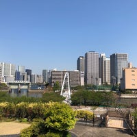 Photo taken at 区立 東品川海上公園 屋上庭園 by Hisanori Y. on 4/25/2020