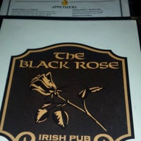 Foto tomada en The Black Rose Irish Pub  por Megan E. el 11/22/2012