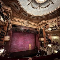 Photo taken at Gielgud Theatre by Themos K. on 10/29/2022