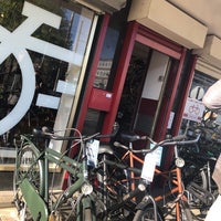 Photo taken at Amsterdamse fietswinkel by Oliver on 4/24/2022