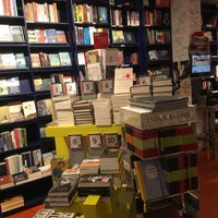 Photo taken at De Nieuwe Boekhandel by Oliver on 12/20/2017