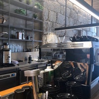 Photo taken at Fabrica Coffee Roasters by Oliver on 3/4/2022