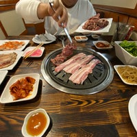 Foto scattata a Woo Mee Ok Korean BBQ da Zack M. il 5/8/2021
