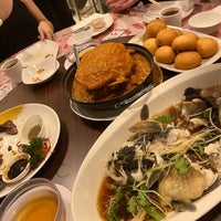 Photo taken at Long Beach Seafood Restaurant by Liwen 👑 리. on 12/24/2021